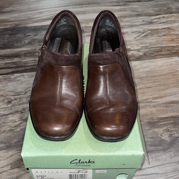 Clarks Artisan Berwick Way women’s Size 7M leather dark brown heel shoes brown - Picture 2 of 10